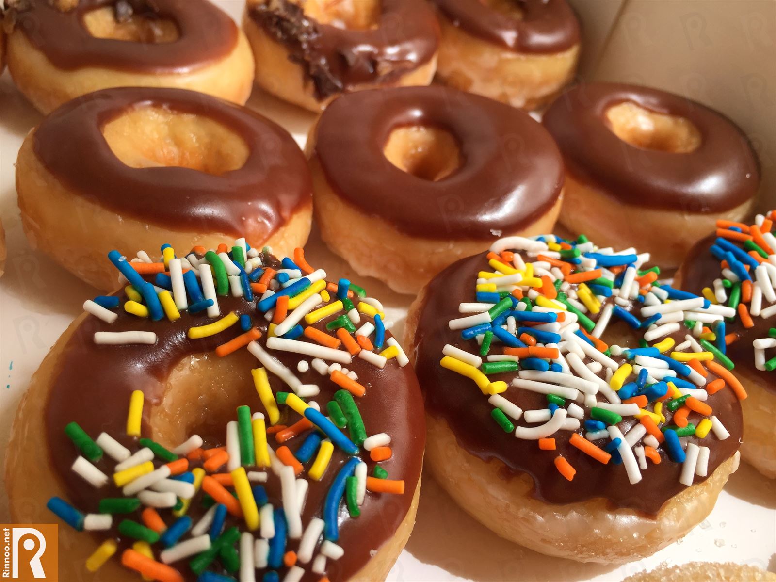 Box Krispy Kreme Mini Donuts - Krispy Kreme Mini Assorted Donuts ...