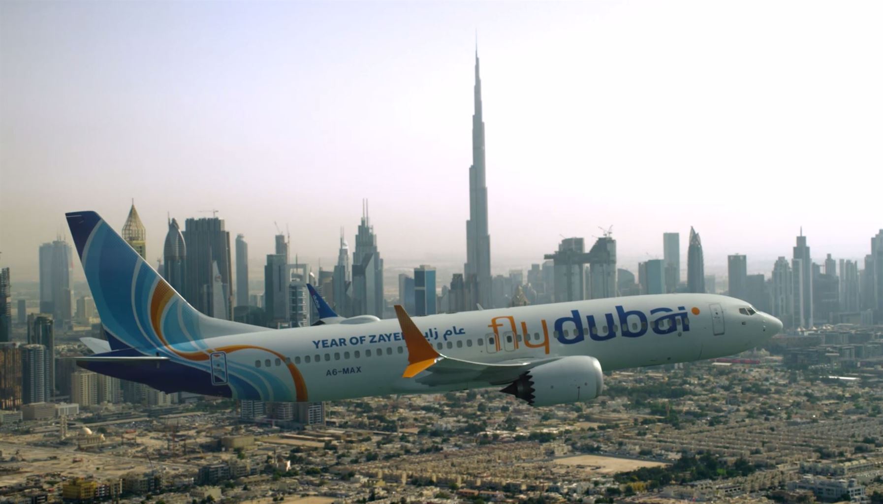 Полет на самолете дубай. Авиакомпания ОАЭ Флай Дубай. Самолет Флай Дубай самолет. Самолеты авиакомпании Флай Дубай. ОАЭ самолет flydubai.